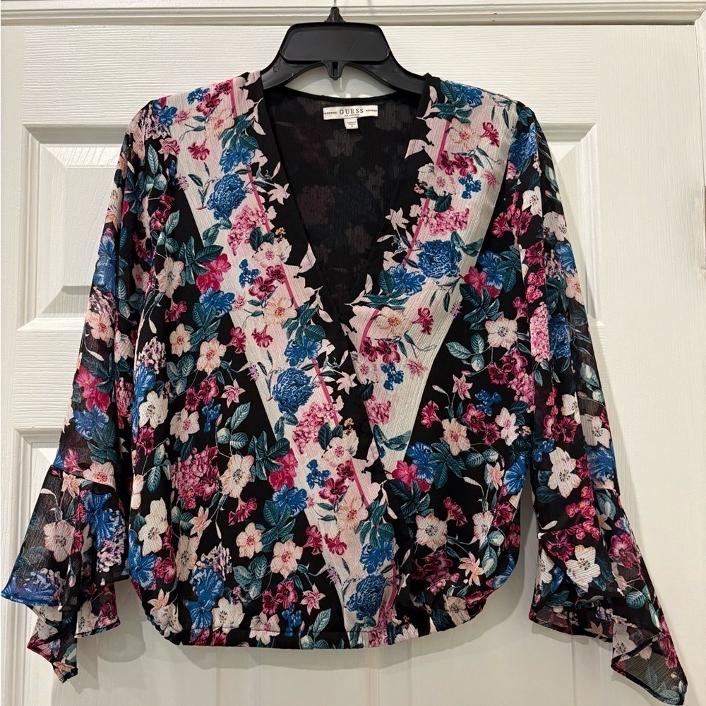 Guess Floral V-Neck Women's Top - size small